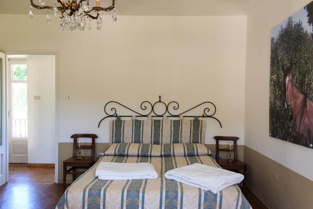B&B Lo Scudiero Castelnuovo Don Bosco Kamer foto